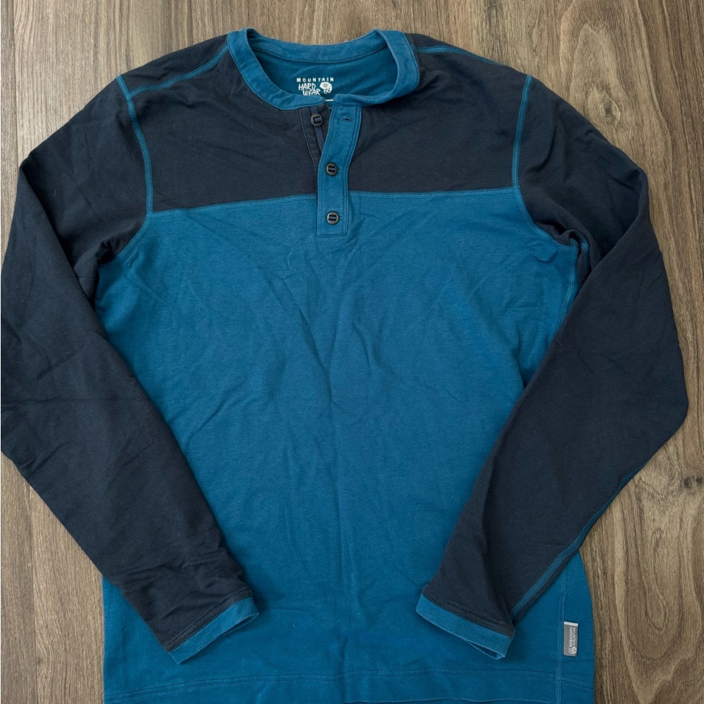 Mountain Hardwear Teal and Black Long-Sleeve Henley Shirt